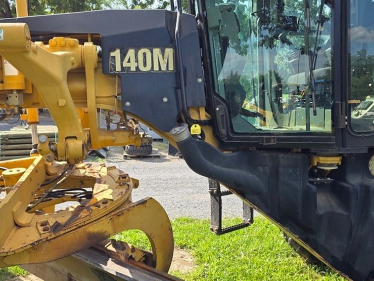 2009-caterpillar-140m-vhp-image-17