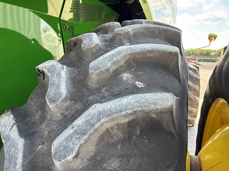 2013-john-deere-s670-image-36