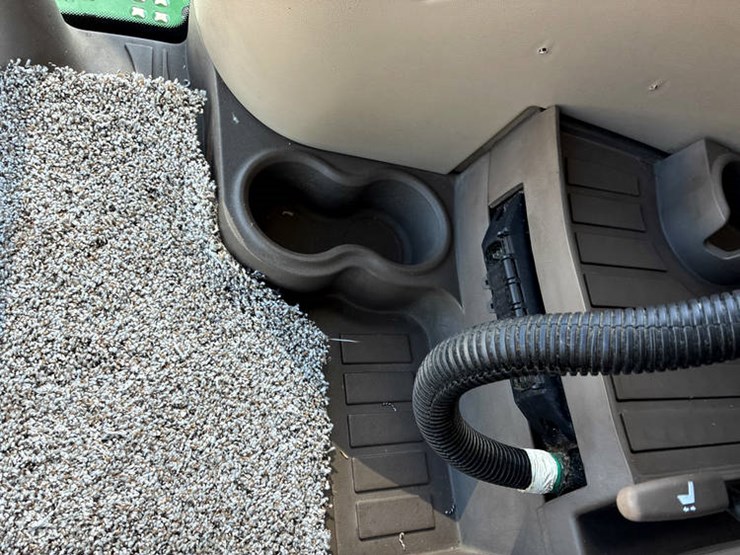 2013-john-deere-s670-image-109