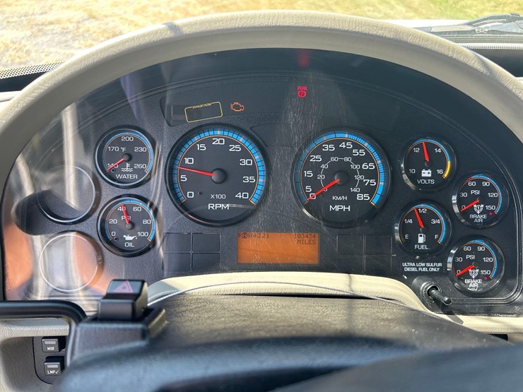 2014-international-durastar-4400-image-16