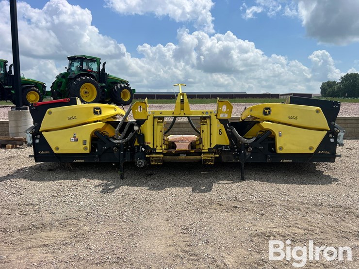 2020-john-deere-772-image-6