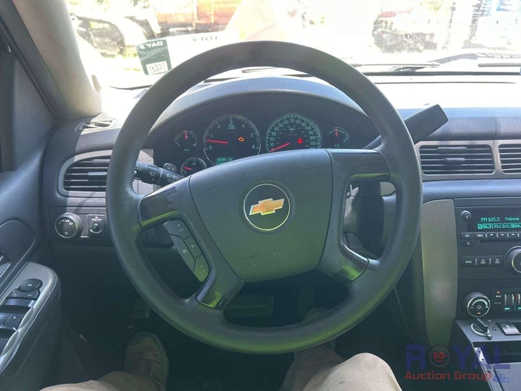 2014-chevrolet-tahoe-image-10