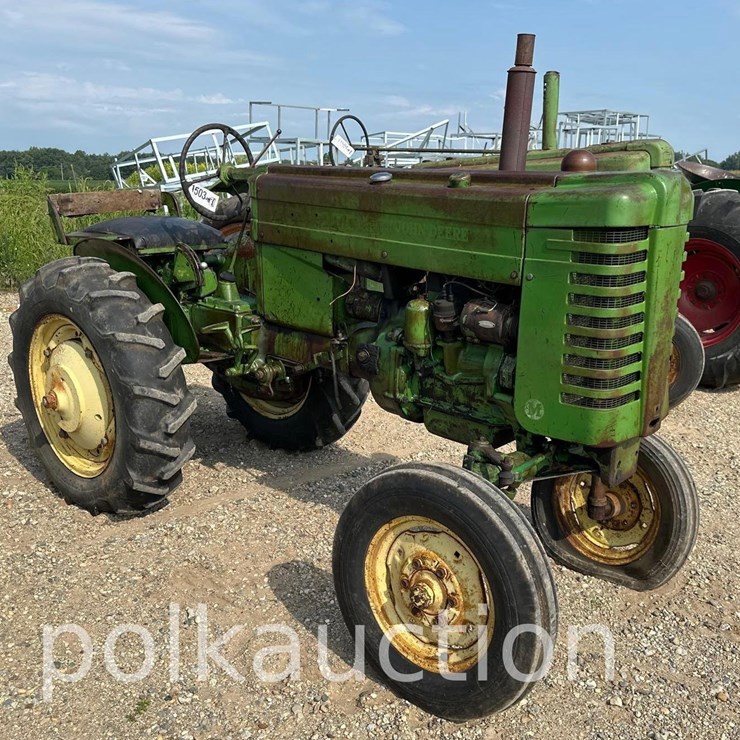 JOHN DEERE M