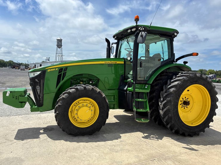 2014-john-deere-8285r-image-12