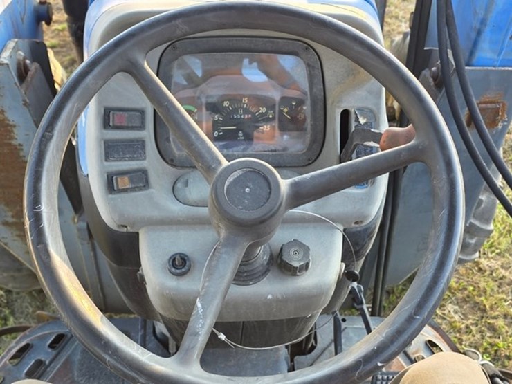 new-holland-tn70-image-47