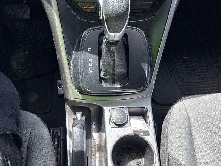 2016-ford-escape-se-image-16