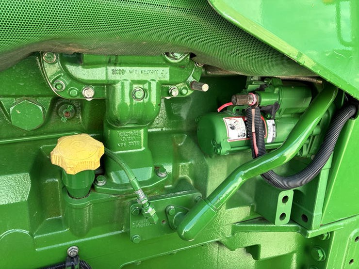 2014-john-deere-8285r-image-44