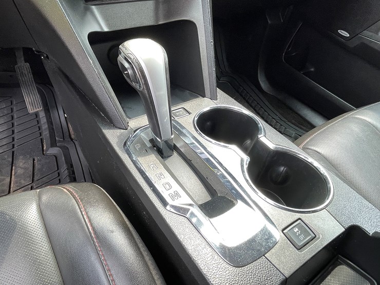 2015-gmc-terrain-slt-image-59