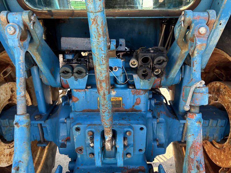 ford-tw25-image-28