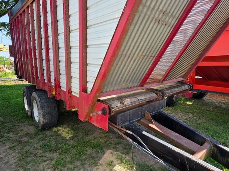 tandem-axle-silage-cart-image-6