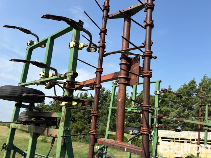 john-deere-30-image-18