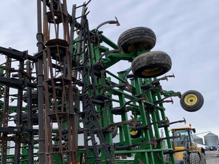 2013-john-deere-2210-image-12