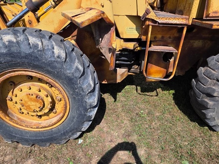 1977-caterpillar-910-image-25