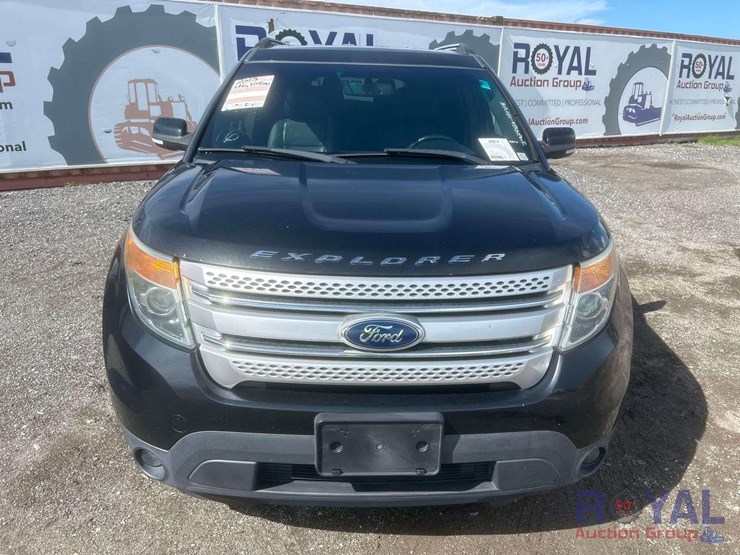 2013-ford-explorer-xlt-image-25