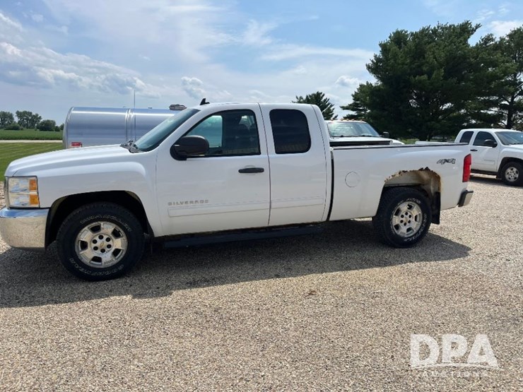 2012-chevrolet-silverado-image-17
