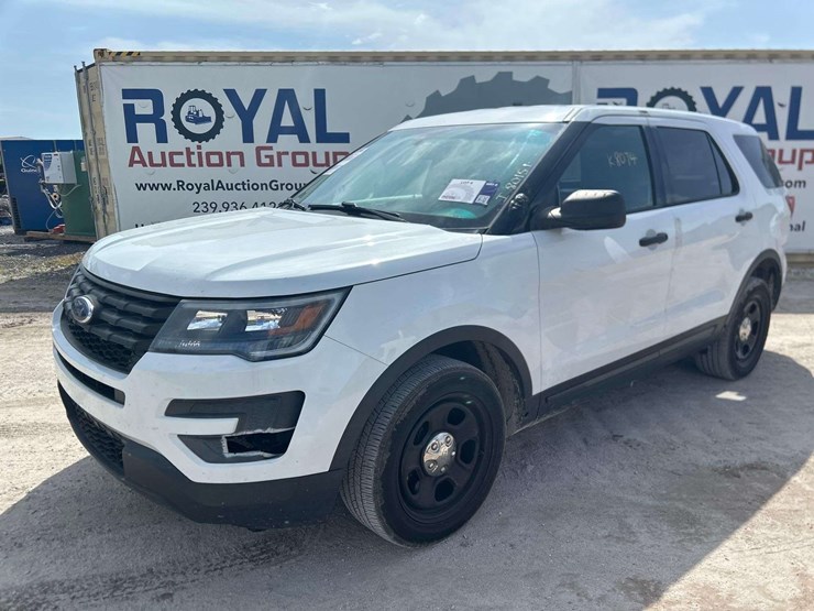 2016-ford-explorer-image-1