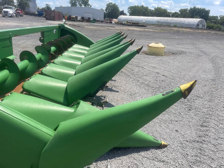 2011-john-deere-608c-image-15