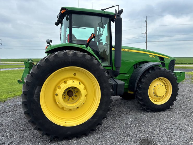 2009-john-deere-8430-image-3