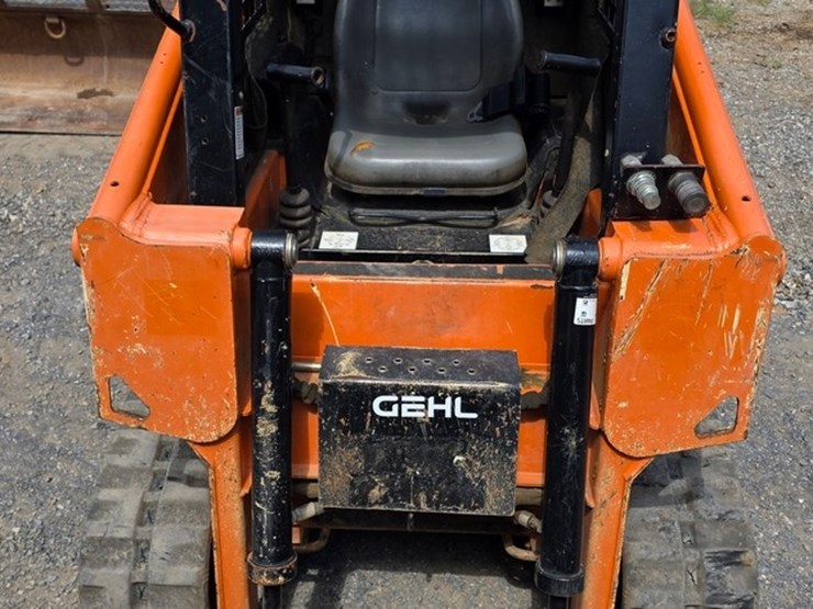 2020-gehl-rt105-image-32