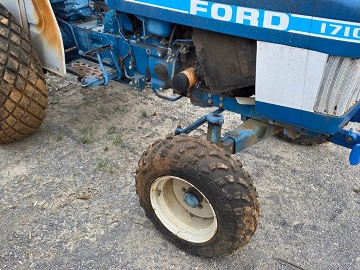 ford-1710-image-5