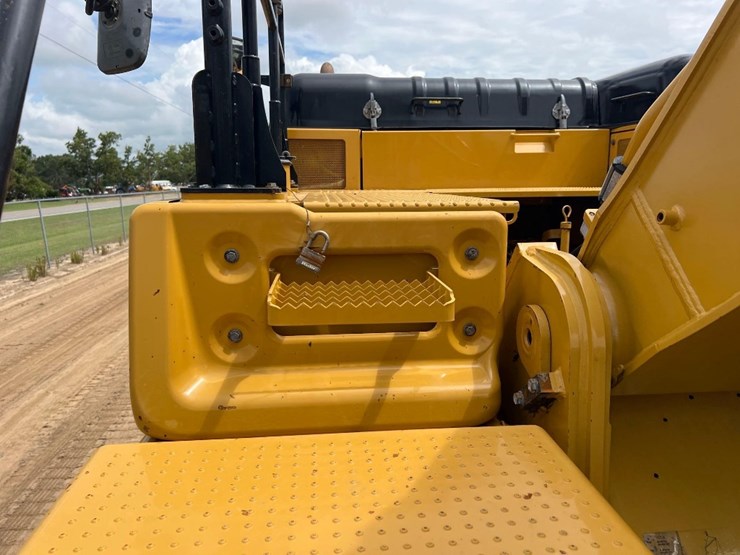 2017-caterpillar-336fl-image-17