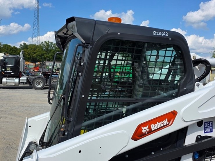 2023-bobcat-t770-image-33