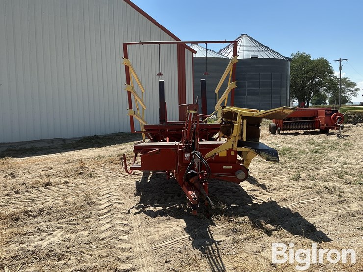 new-holland-1002-image-2
