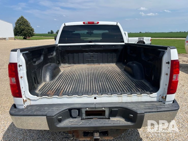 2012-chevrolet-silverado-image-34