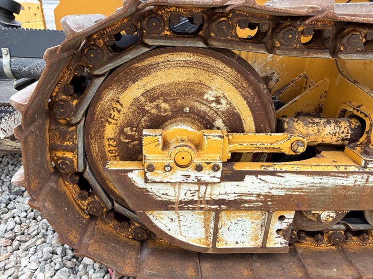 2022-john-deere-450-image-45
