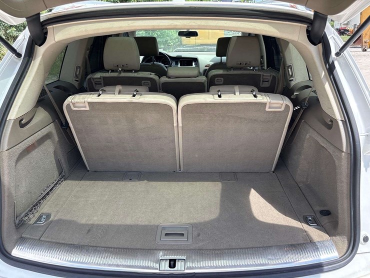 2012-audi-q7-image-21