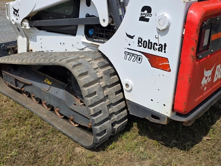 2022-bobcat-t770-image-22
