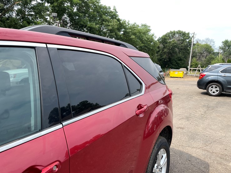 2015-chevrolet-equinox-lt-image-17