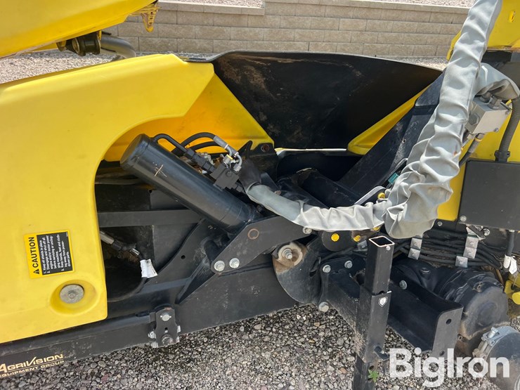 2020-john-deere-772-image-8