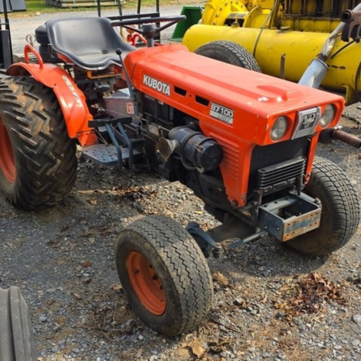 KUBOTA B7100
