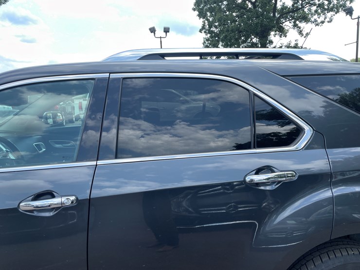 2010-chevrolet-equinox-image-25