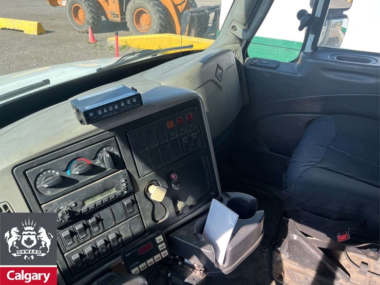 2013-international-durastar-4300-image-7