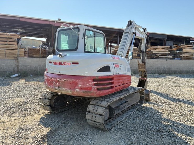 2017-takeuchi-tb290-image-3