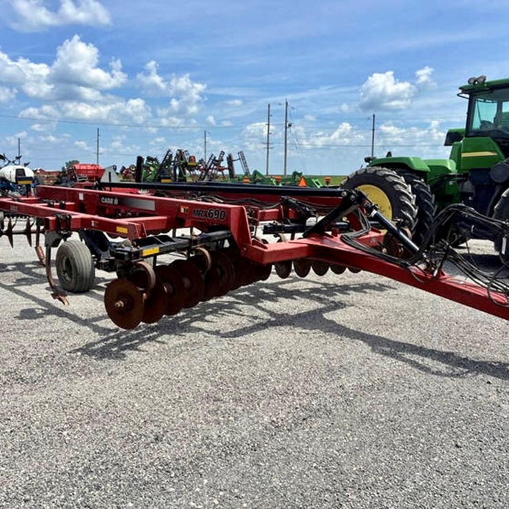 #112780 • CIH MRX 690 DISC RIPPER