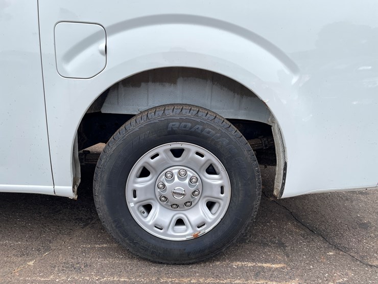 2013-nissan-nv2500-image-21