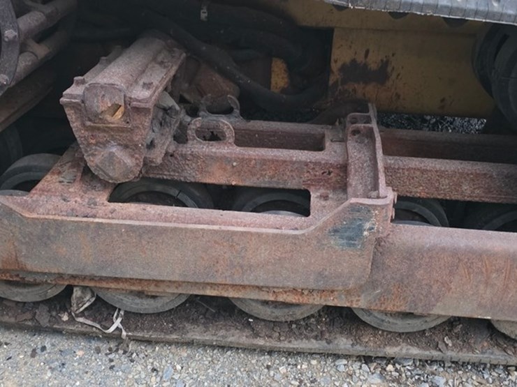 caterpillar-277-image-11
