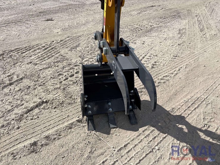 unused-2025-cfg-mx12rx-mini-excavator-image-8