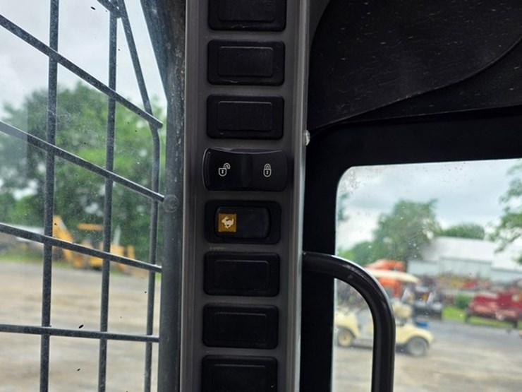 2022-case-tr340b-image-51