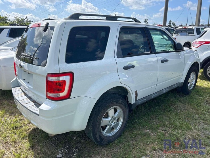 2012-ford-escape-image-3