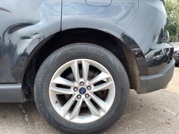 2016-ford-edge-sel-image-18