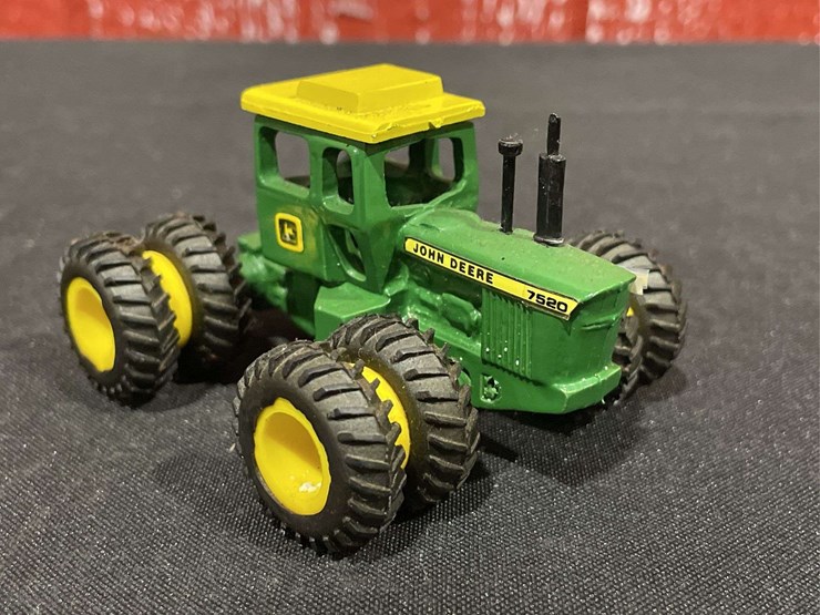john-deere-7520-image-8