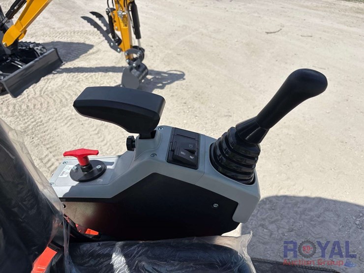unused-2025-cfg-qk20r-mini-excavator-image-14