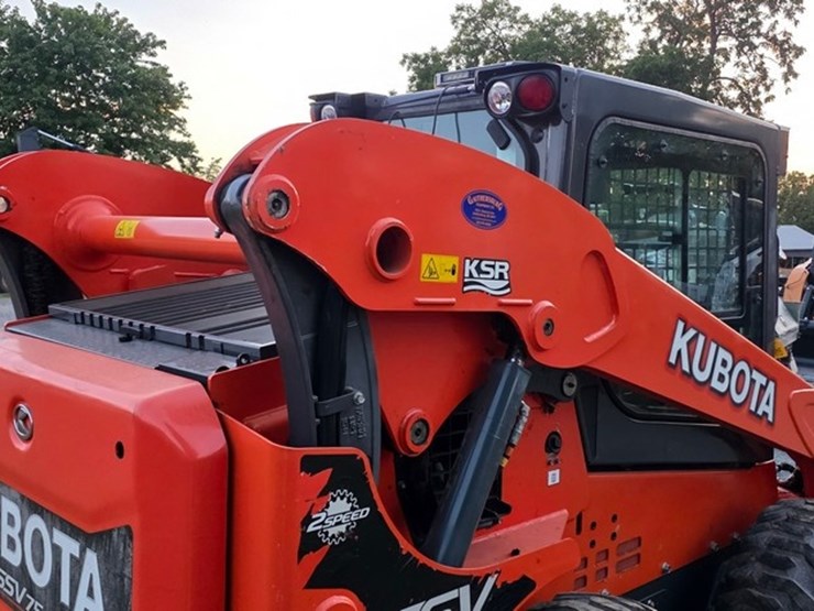 2016-kubota-ssv75-image-18