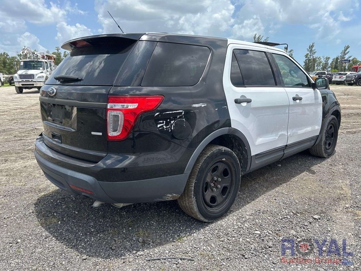 2015-ford-explorer-image-3