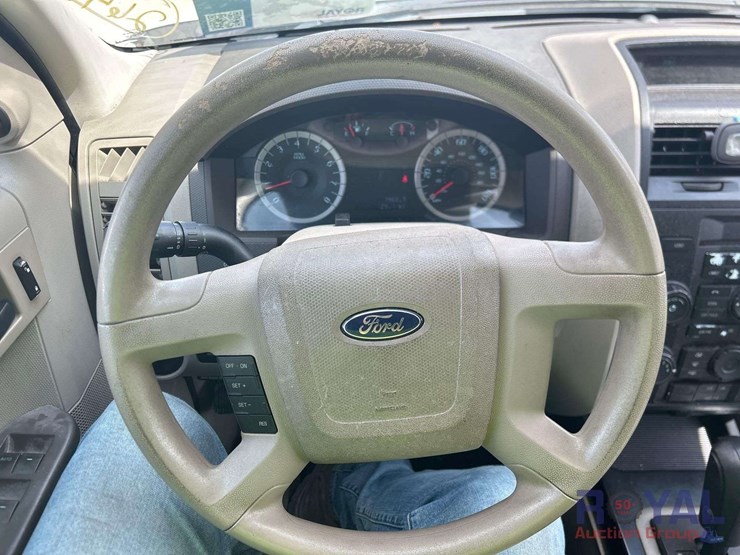 2012-ford-escape-xls-image-8