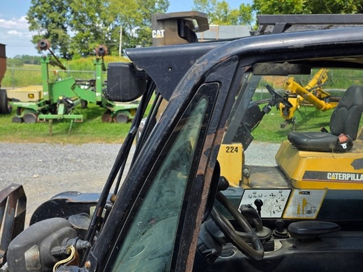 2011-jcb-515-40-image-26